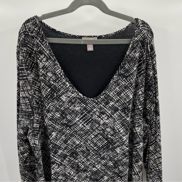 J. Jill Wherever Collection Stretch Asymmetrical Shark Bite Hem Pull Over Top - Picture 9 of 12